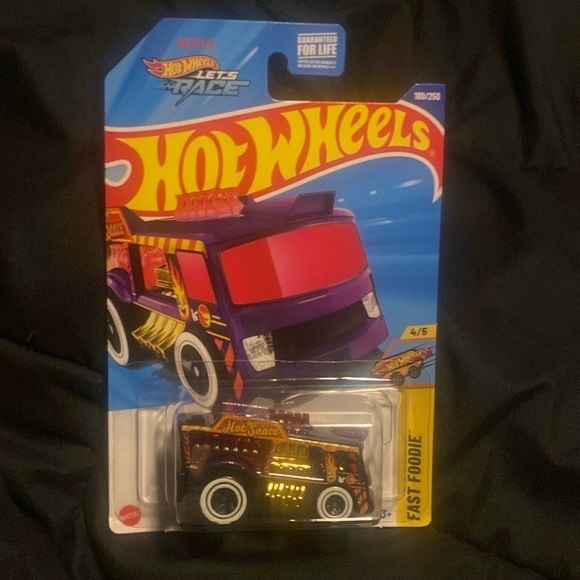 Hot Wheels Treasure Hunt 4/5 Fast Foodie Chill Mill 180/250.